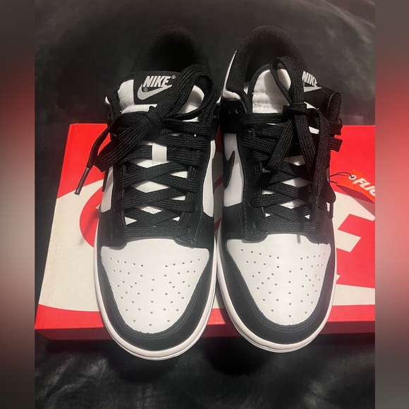 Nike Dunks Low Pandas 🐼 - Picture 2 of 10